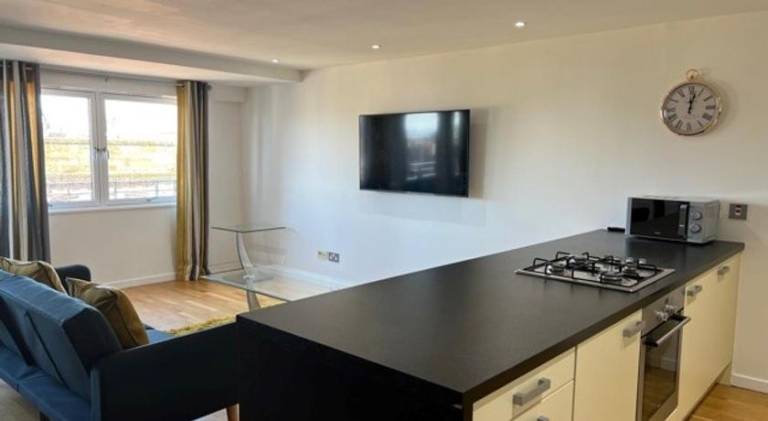 Modern & Spacious 2 bed Merchant City Apart-High St — photo 3