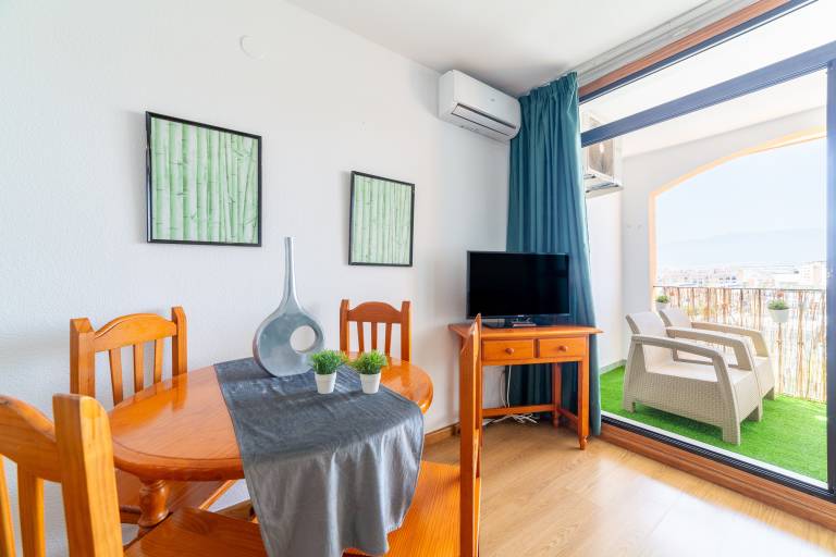 Apartment "Residencial Fénix" with Shared Pool, Terrace & Wi-Fi — photo 5