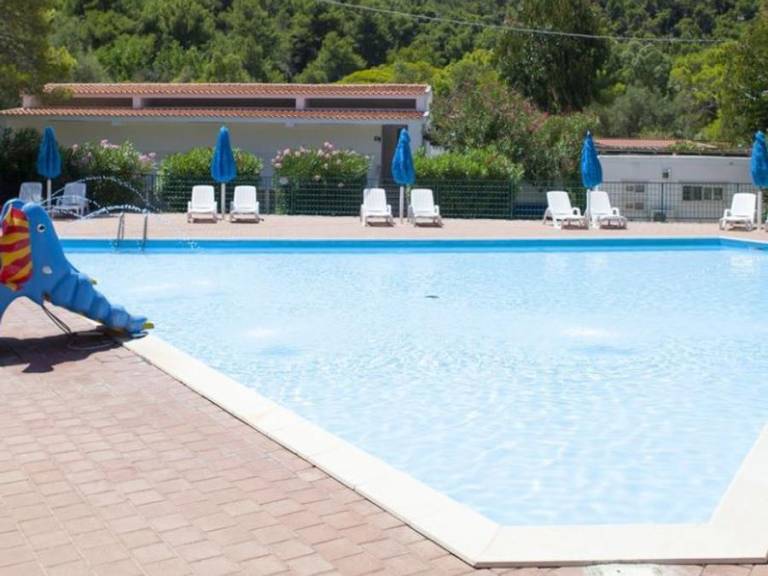 Family-oriented beautiful vacation home with pool & terrace | Sea view | Close to the beach | Pet-friendly — photo 2