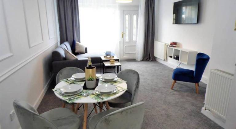 Holiday apartment with 2 rooms for 4 persons — photo 2