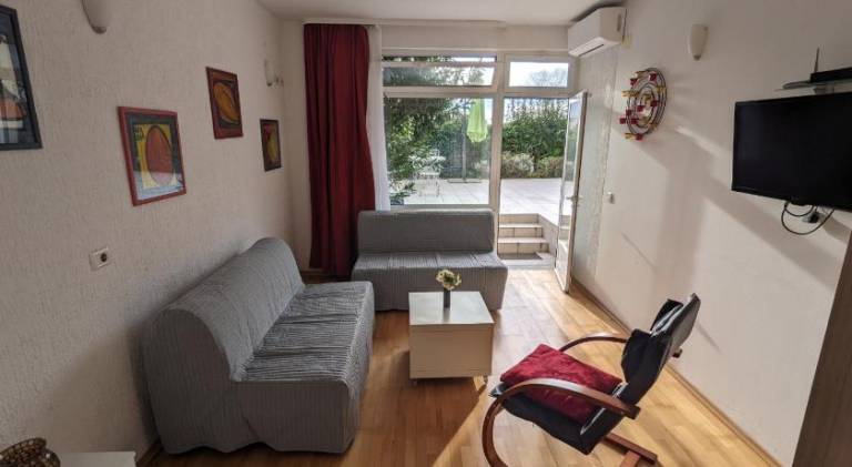 Holiday apartment with garden, grill & terrace — photo 2