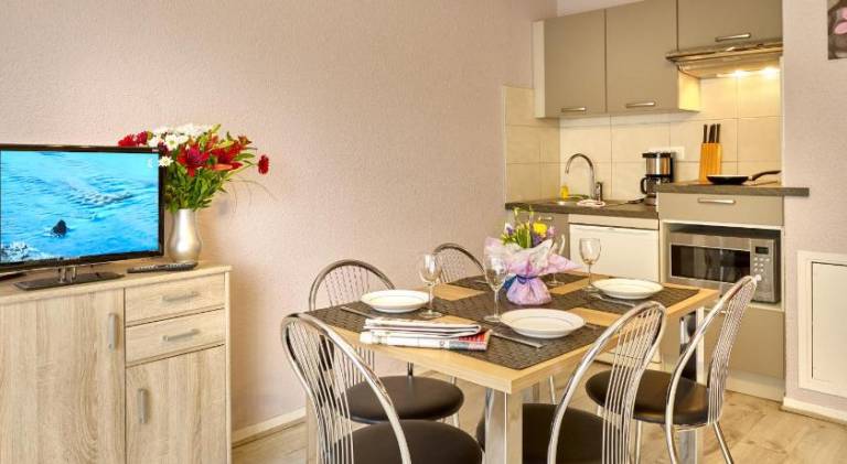 Serviced apartment with garden & terrace | Pets are welcome — photo 3