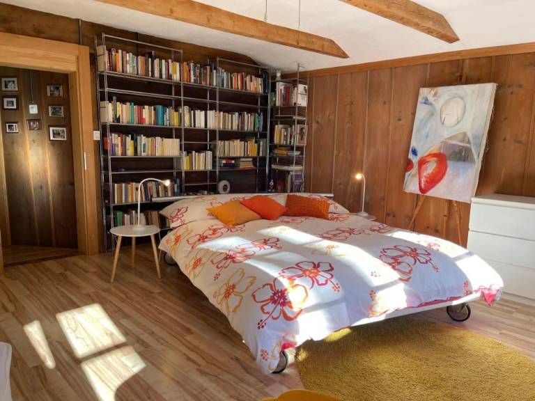Fully equipped spacious vacation home with garden & grill | Mountain view | Pets allowed — photo 3