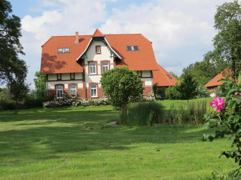 Lovely house with pool, garden & barbecue | Pets are welcome — photo 2