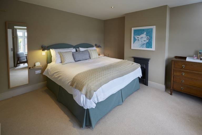Accommodation  Bartley