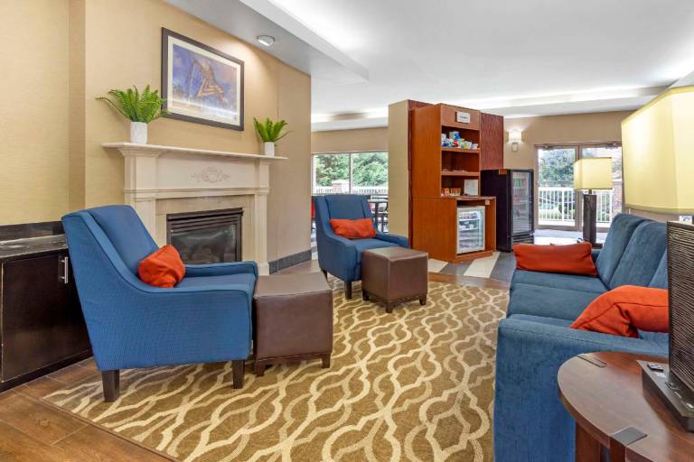 Comfort Suites Inn at Ridgewood Farm — photo 2