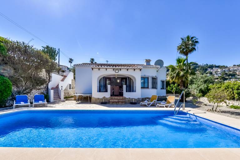 Villa with BBQ, private pool & terrace in Mora