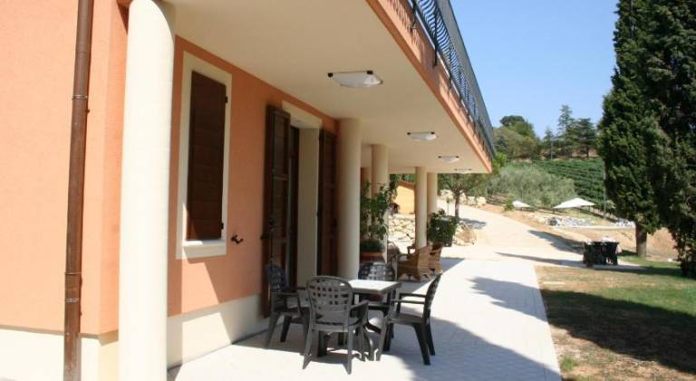 Pleasant serviced apartment with yard, hot tub & private pool | Pets are welcome — photo 5