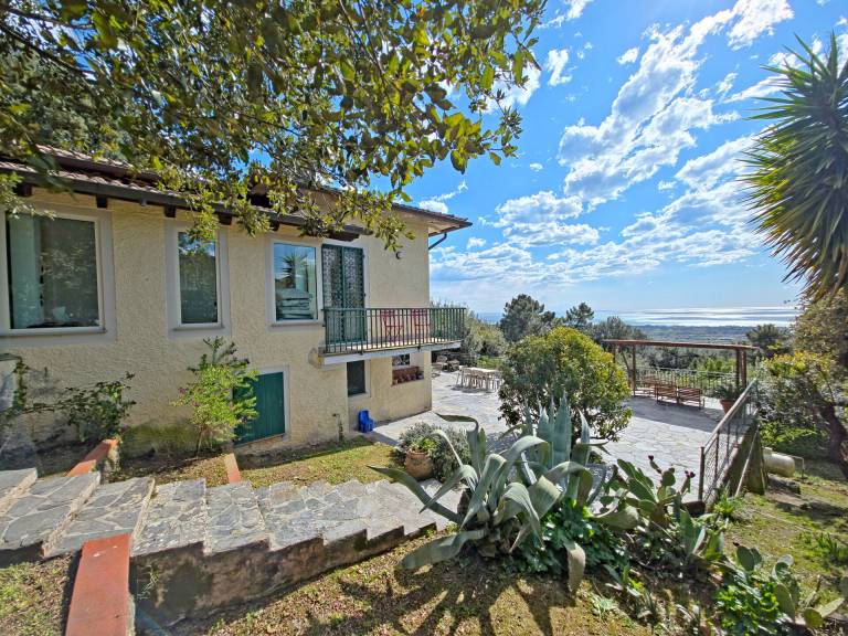 Fully equipped villa with barbeque, garden & terrace | Sea view | Pets allowed — photo 2