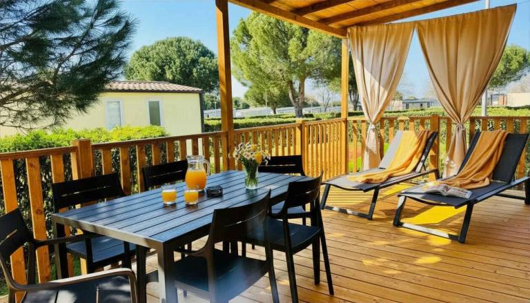 Mobile home with terrace in Umag