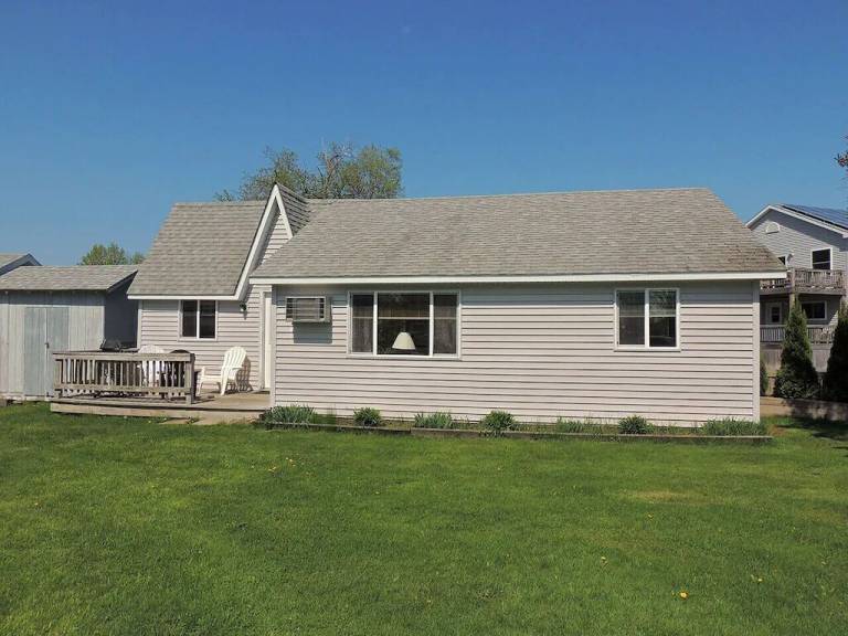 Cabin  Cape Vincent