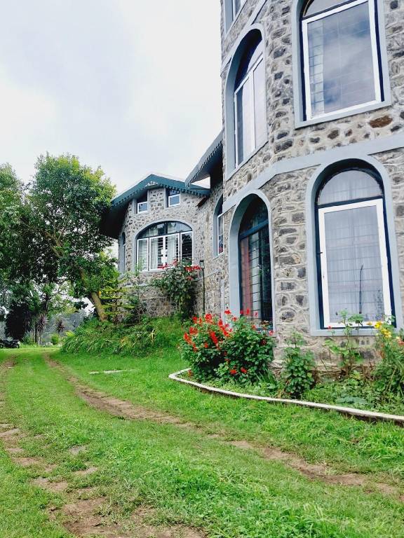 House Kodaikanal Lake