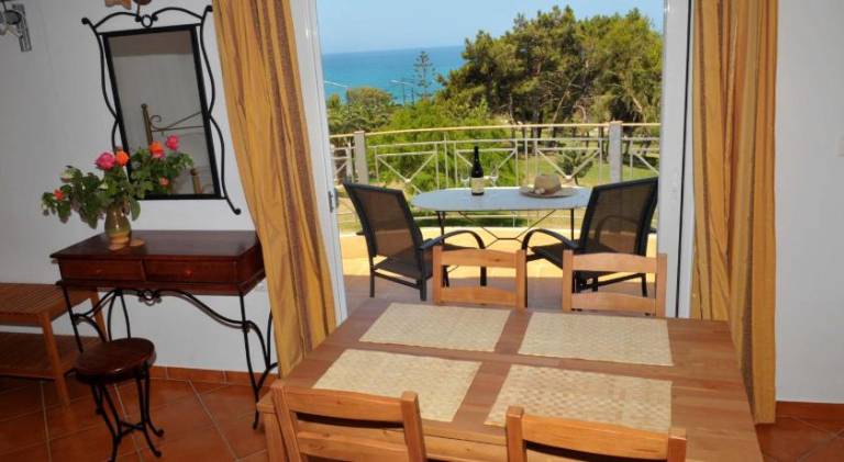 Wonderful rental apartment with yard, patio & pool | Next to the beach | Pets allowed — photo 5