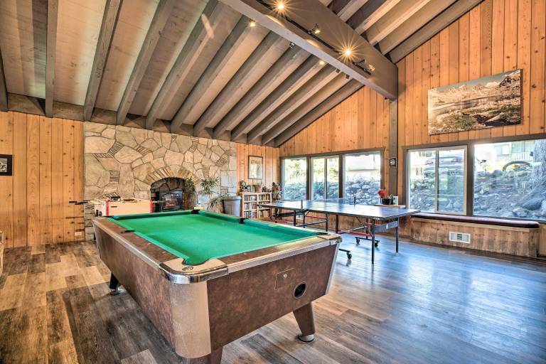 Elegant Mountain-View Condo < 1 Mi to Lifts! — photo 2
