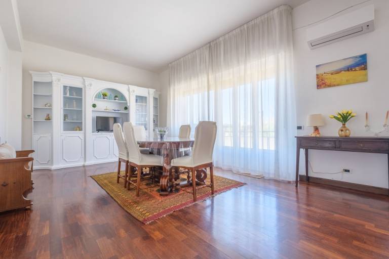 Fully equipped lovely rental apartment with fast internet | City view | Close to the beach | Suitable for remote work | Pets are welcome — photo 3