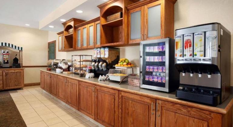 Country Inn & Suites by Radisson, Ithaca, NY — photo 3