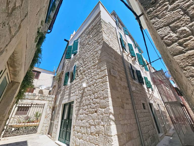 Dom Kaštel Stari
