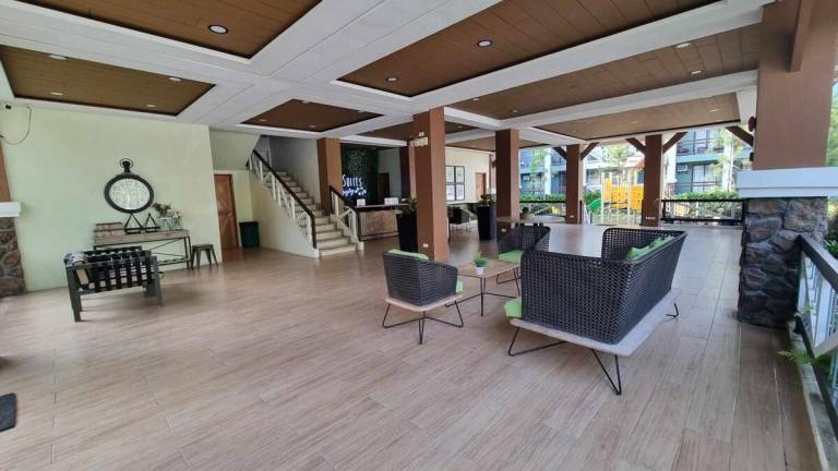 Vacation home with pool — photo 4