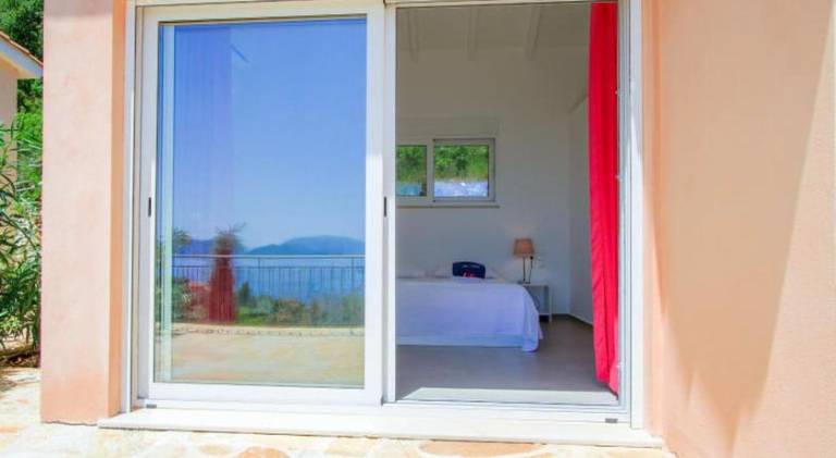 Fully equipped villa with terrace, garden & private pool | Pets allowed — photo 5