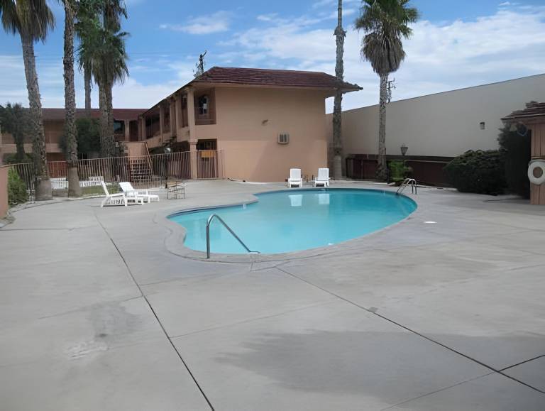 Economy Inn Barstow — photo 3