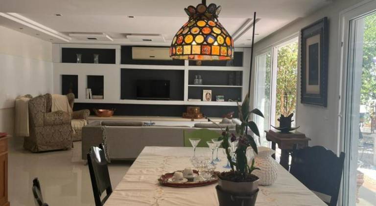 Villa with hot tub in Balneário Camboriú