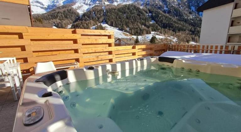 Spacieux appart - 2 chambres a coucher incl Jacuzzi Prive in Leukerbad