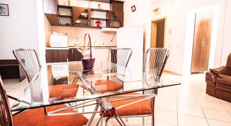 Lovely serviced apartment with terrace & yard | Beach nearby | Dogs allowed — photo 2