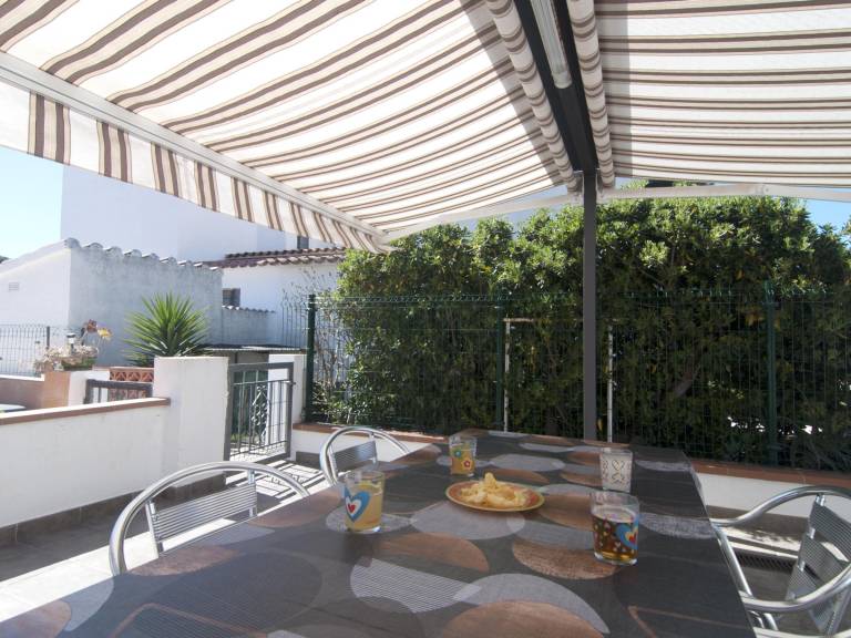 House with community pool near the beach in L'Escala — photo 5