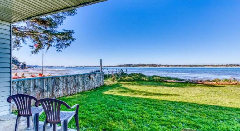 House Coos Bay