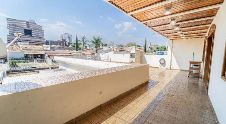 180 m&sup2; Ferienhaus