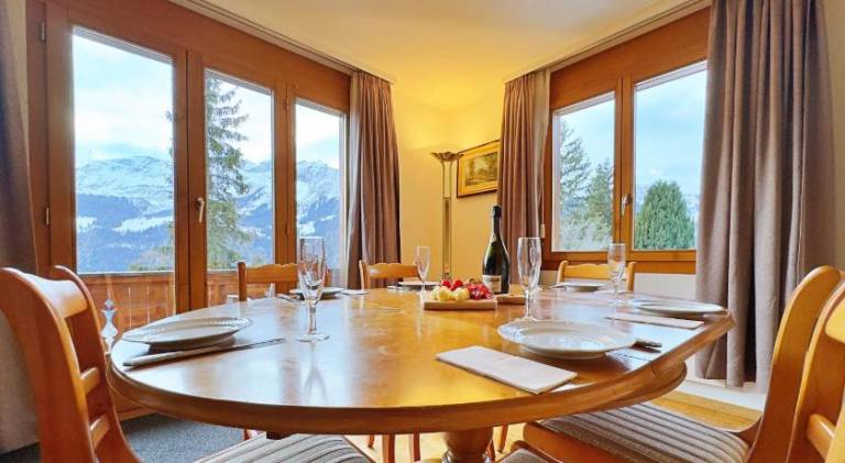 Holiday apartment with 3 rooms for 6 persons in Wilderswil