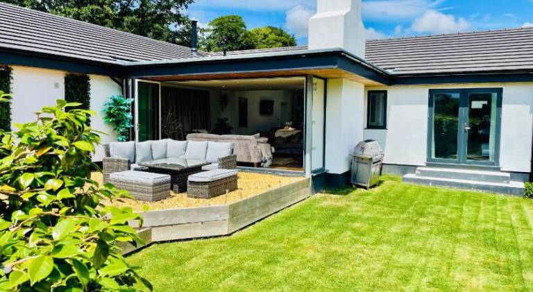 Villa with hot tub & yard — photo 4