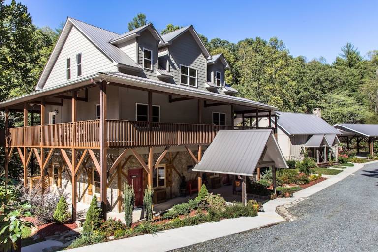 Lodge Dockery