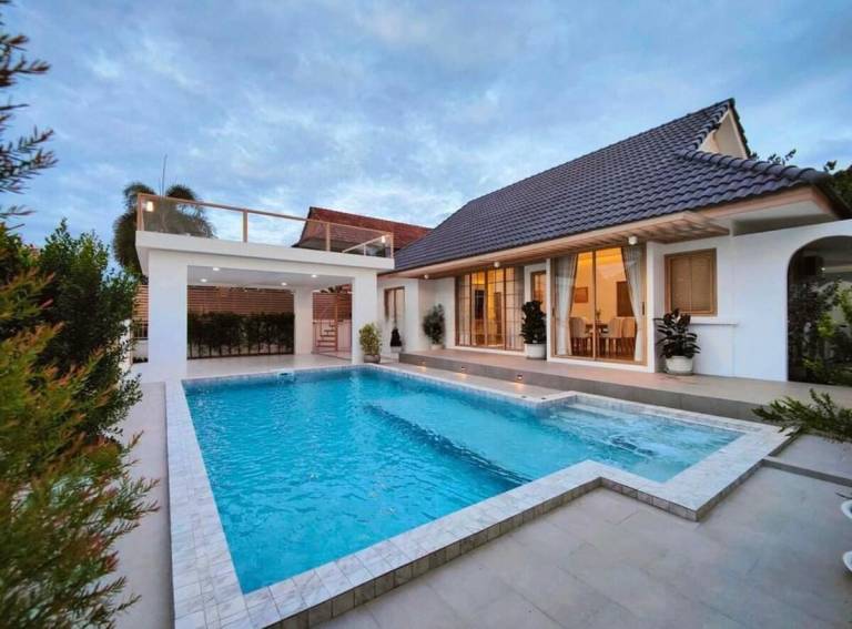 Muji Japanese-style pool villa — photo 3