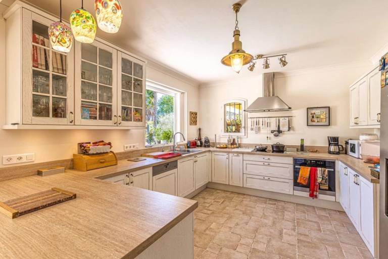 Children-friendly vacation home with garden, patio & private pool | Pet-friendly — photo 4