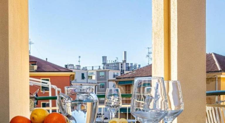 Rental apartment with hot tub, patio & yard | Pets are welcome in Lavagna