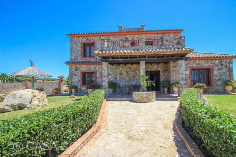 Villa with terrace, private pool & barbeque — photo 2