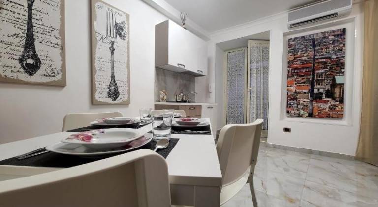 Nice holiday apartment with patio | Close to Naples Cathedral | Dogs allowed — photo 3