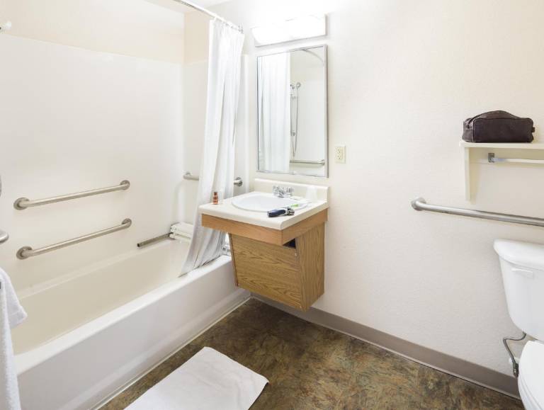 WoodSpring Suites Denton — photo 2