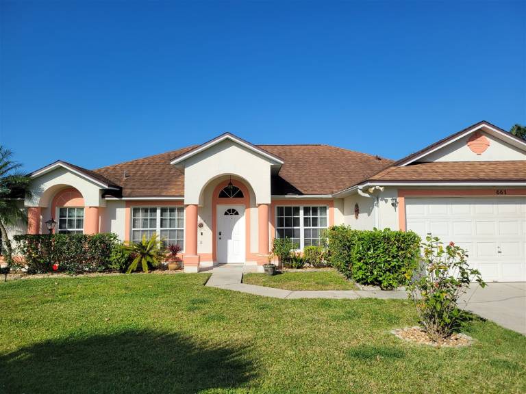 House with private pool — photo 2