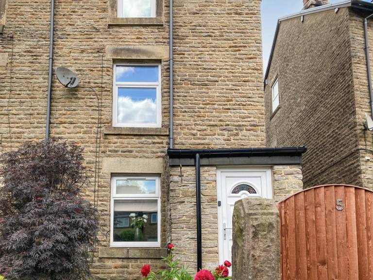 Cottage with garden & patio in Buxton