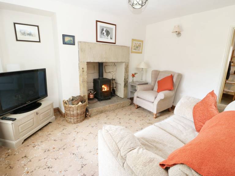 Family-friendly lovely cottage with yard | Pets allowed — photo 2