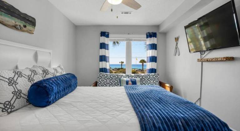 House with pool in Miramar Beach, FL