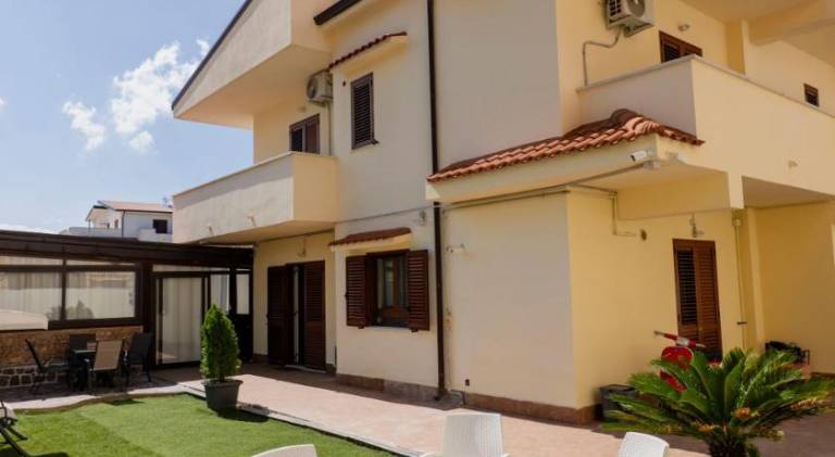Luna di Sale - Romantic Sea Rooms & Apartments in Reggio Calabria
