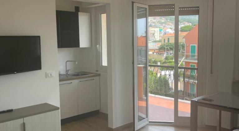 Apartment with 2 rooms for 4 persons in Loano