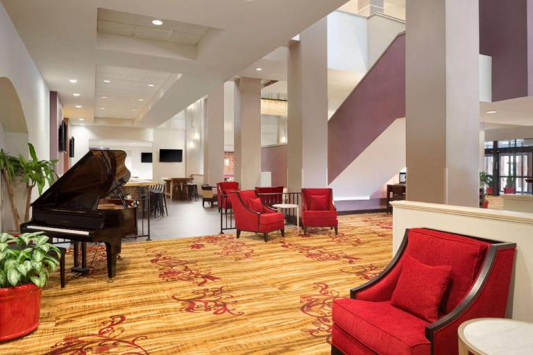 Hilton Fort Wayne at the Grand Wayne Convention Center — photo 3