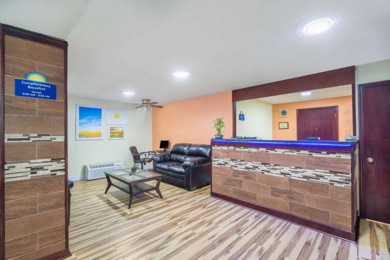 Days Inn by Wyndham Statesville — photo 2
