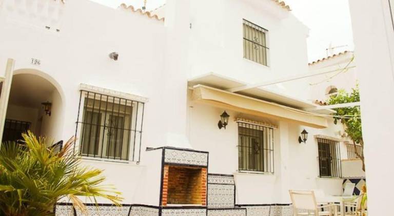 House with private pool, terrace & BBQ | Pets allowed — photo 4