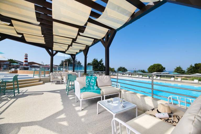 House with patio & pool in Umag
