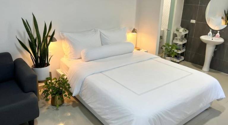 Rental apartment with hot tub & pool | Pet-friendly in Bangkok